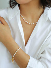 Load image into Gallery viewer, Minimalist Gold Chain Freshwate Pearl Pendant Necklace
