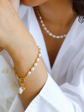 Load image into Gallery viewer, Minimalist Gold Chain Freshwate Pearl Pendant Necklace
