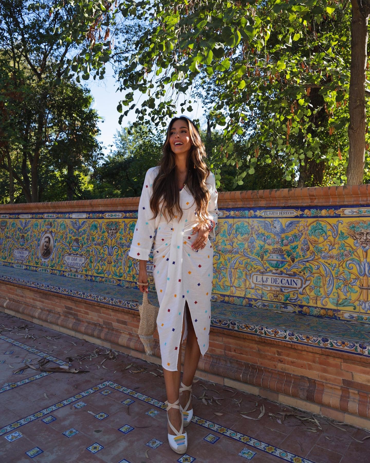 White V-neck Embroidery Long Sleeve Midi Dress