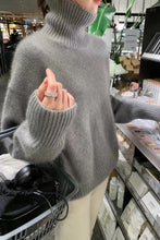 Load image into Gallery viewer, Simple High Neck Long Sleeve Sweater

