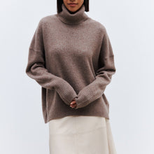 Load image into Gallery viewer, Simple Loose Turtleneck Pullover Sweater
