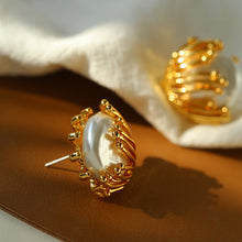 Load image into Gallery viewer, Pearl Gold Wire-Cage Stud Earrings
