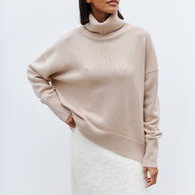 Load image into Gallery viewer, Simple Loose Turtleneck Pullover Sweater
