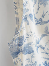Load image into Gallery viewer, Light Blue Floral Print Split Side Midi Dress
