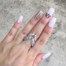 Load image into Gallery viewer, Elegant Angel wings bracelet
