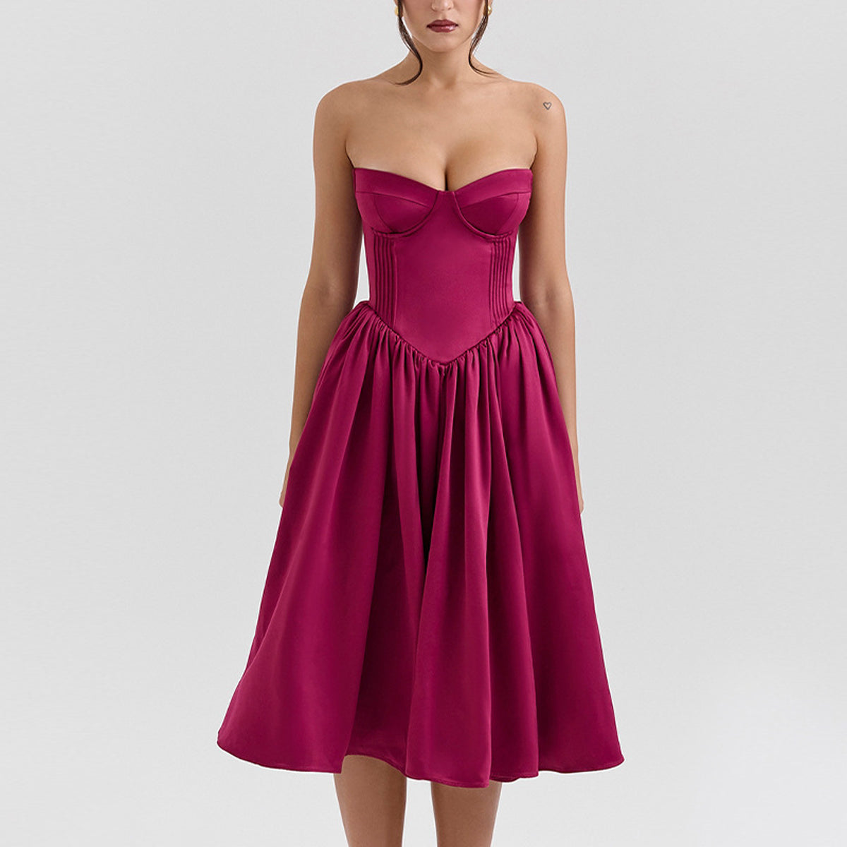 Elegant Strapless Sexy Sweetheart Neckline A-Line Fitted Waist Midi Dress