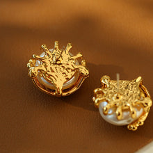 Load image into Gallery viewer, Pearl Gold Wire-Cage Stud Earrings
