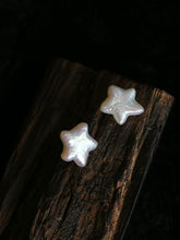 Load image into Gallery viewer, Simple Baroque Pearl Earrings
