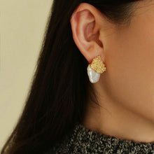 Load image into Gallery viewer, Vintage Petal Baroque Pearl Stud Earrings
