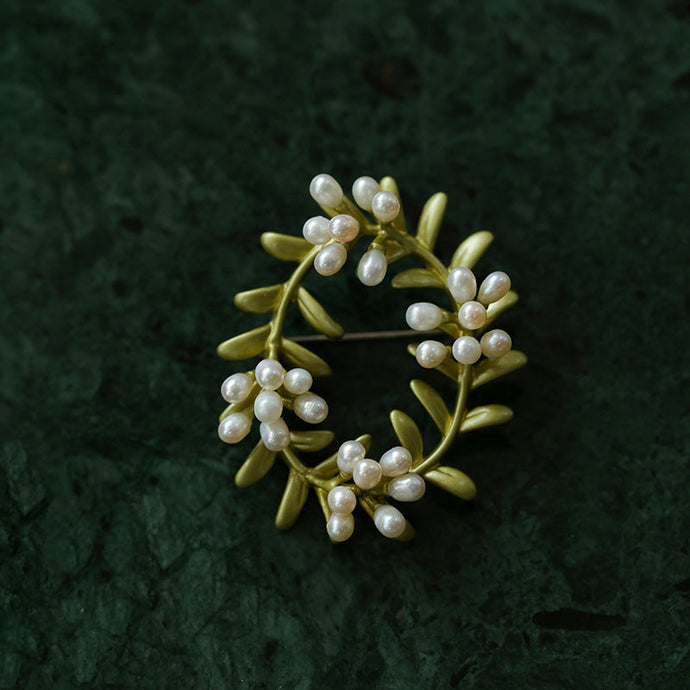 Wreath Brooch with Resin Pearls