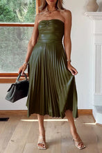 Load image into Gallery viewer, Sexy Strapless Pleated Mid Dress
