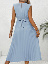 Load image into Gallery viewer, Blue Round Neck Sleeveless Pleated Midi Dress
