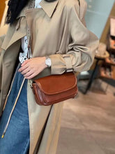 Load image into Gallery viewer, Simple Daylife Flap Crossbody Bag
