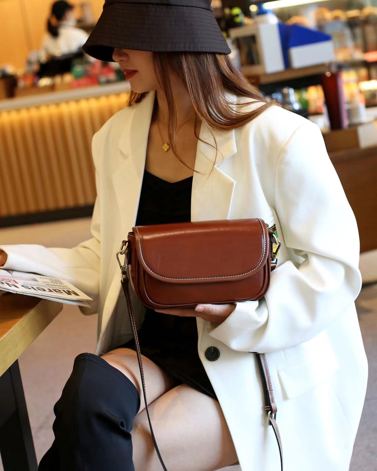 Simple Daylife Flap Crossbody Bag