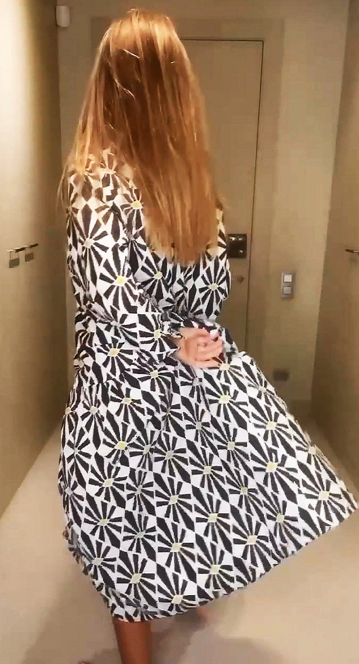 Black and White Print Long Sleeves Midi Dress