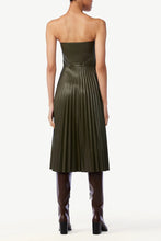 Load image into Gallery viewer, Sexy Strapless Pleated Mid Dress
