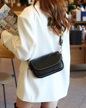 Load image into Gallery viewer, Simple Daylife Flap Crossbody Bag
