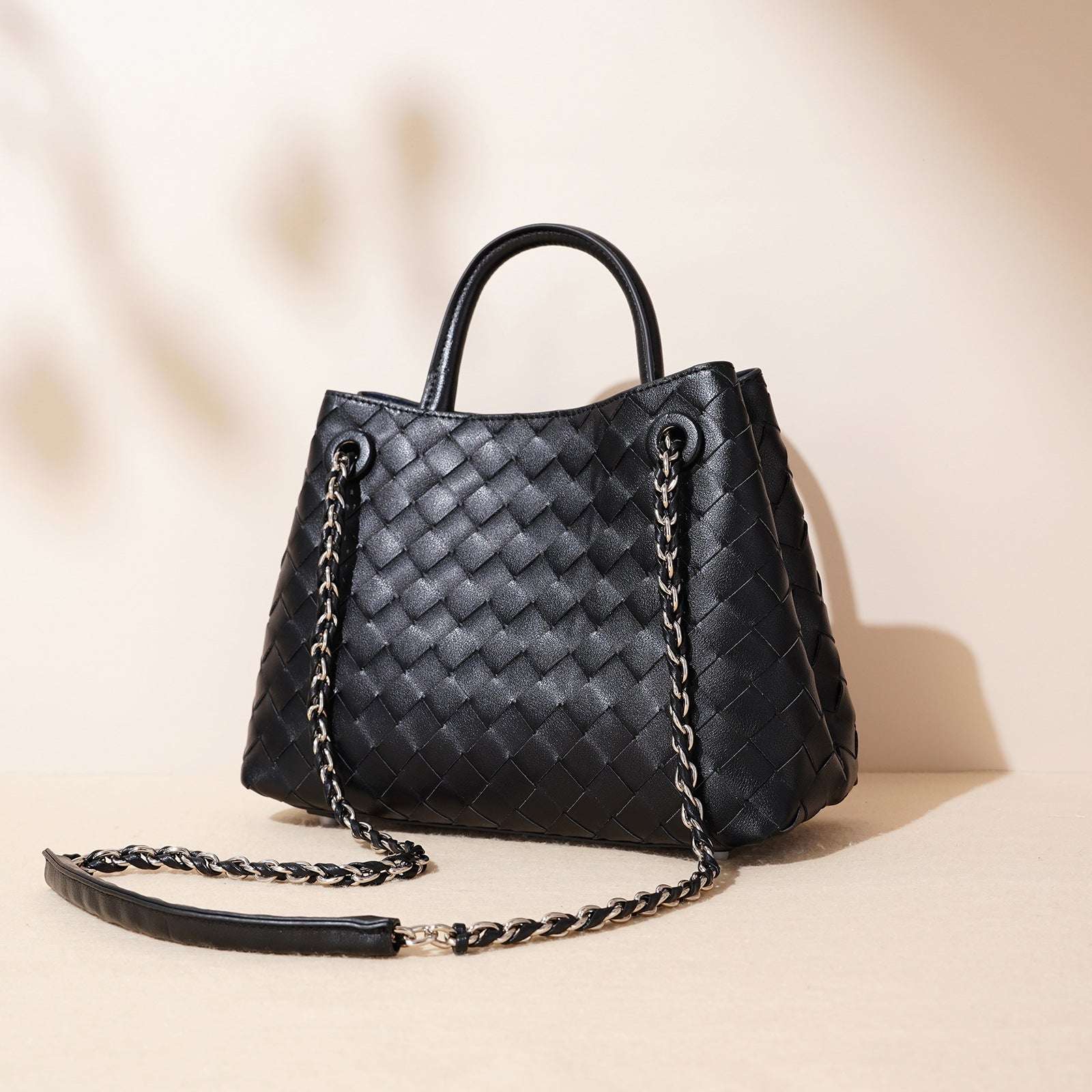 New Woven Leather Chain Basket Bag