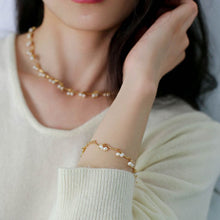 Load image into Gallery viewer, Gold Romantic Floral-Inspired Pearl Necklace 
