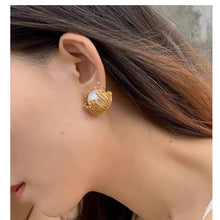 Load image into Gallery viewer, Stamen Baroque Pearls Earrings - floysun
