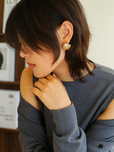 Load image into Gallery viewer, Stamen Baroque Pearls Earrings - floysun
