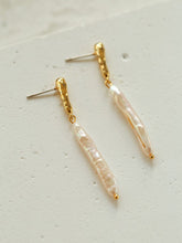 Load image into Gallery viewer, Streamer Toothpick Baroque Pearl Earrings - floysun
