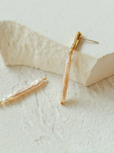 Load image into Gallery viewer, Streamer Toothpick Baroque Pearl Earrings - floysun
