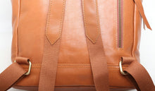Load image into Gallery viewer, New Retro Large Capacity Vegetable Tanned Cowhide Convertible Backpack
