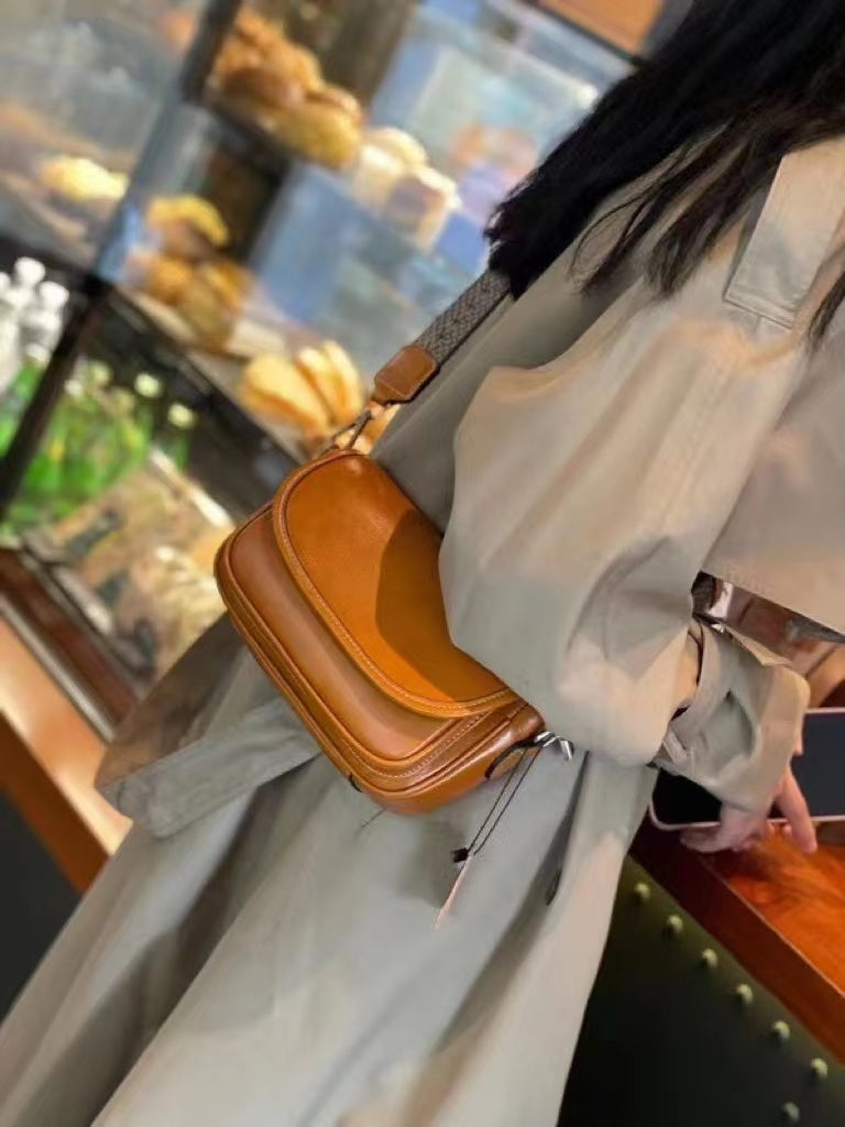 Simple Daylife Flap Crossbody Bag