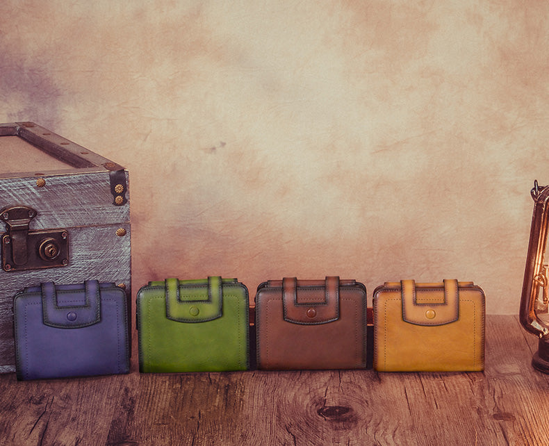 Chic Womens Short Leather Clutch Wallet with Coin Pocket and Card Holders For Women