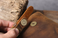 Load image into Gallery viewer, Brown Vinatge Shoulder Bag
