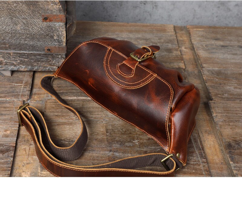 Stylish Vintage Leather Cross Body Bag for Men