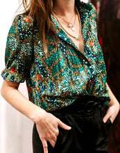 Load image into Gallery viewer, Happy Adventure Print Blouse
