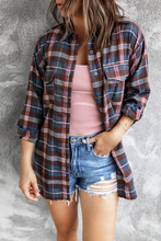 Load image into Gallery viewer, Plaid Button Down Shirt
