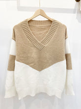 Load image into Gallery viewer, Color Block Long Sleeve Sweater
