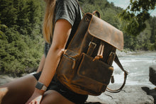 Load image into Gallery viewer, Large Vintage Leather Backpack
