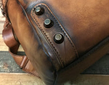 Load image into Gallery viewer, Vintage Ladies Leather Zip Backpack Purse Medium Leather Rucksack For Women
