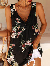Load image into Gallery viewer, Floral Black Tank
