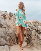 Load image into Gallery viewer, Light Blue Daisy Print Long Sleeve Sweater
