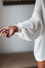 Load image into Gallery viewer, White V-neck Long Sleeve Loose Blouse
